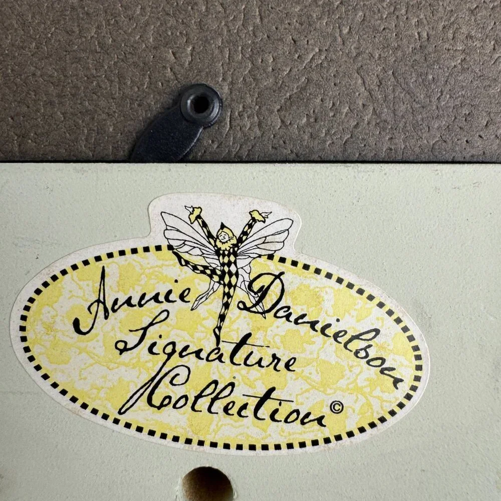 Annie Danielson Designs  Creative Picture Frame